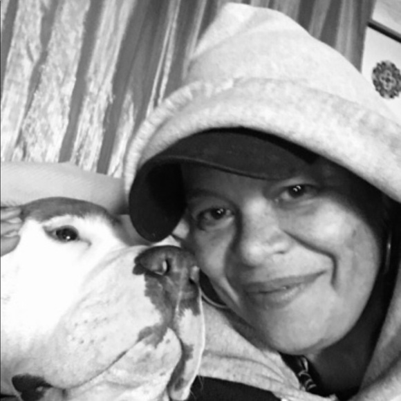 Meet your Posher, Carla - Picture 2 of 2